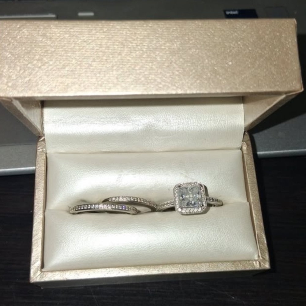 Elegant Silver Diamond Ring Set